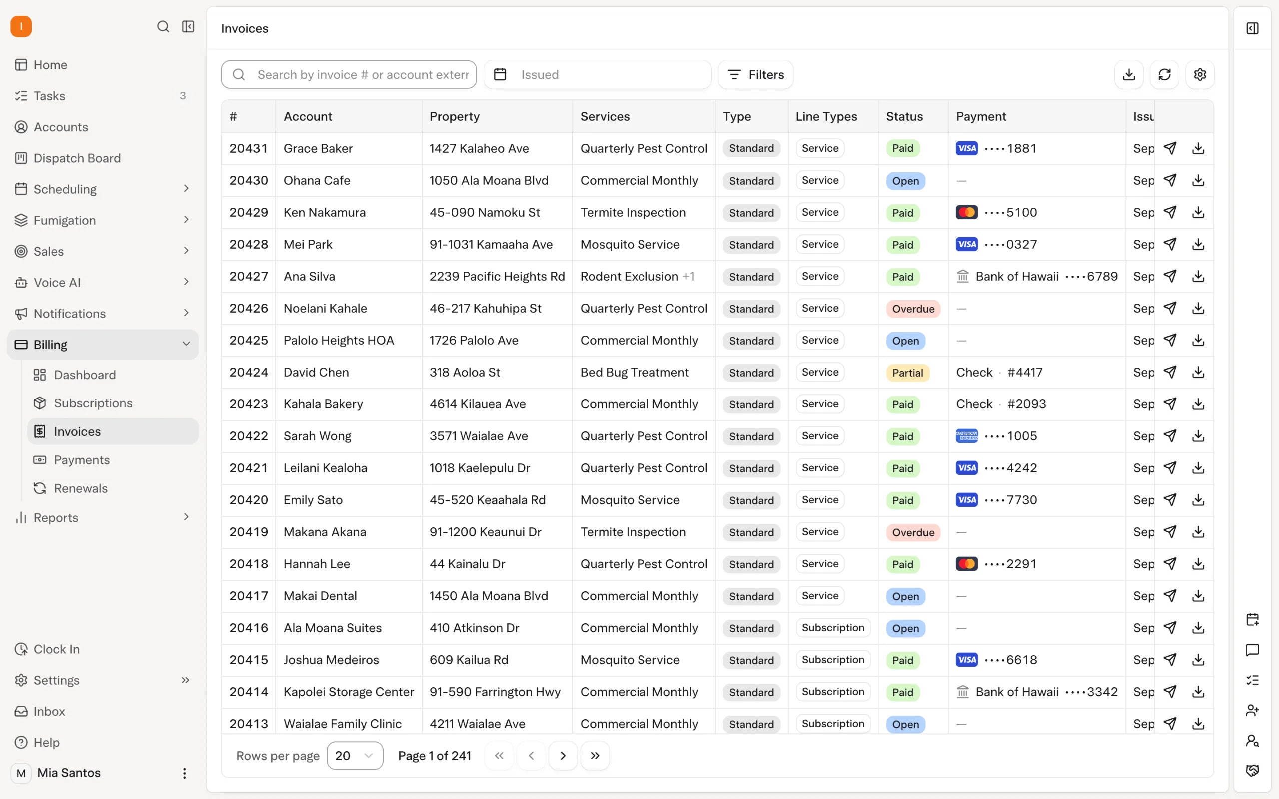 Solea app: the invoice list with a paid invoice open, showing its card payment and zero balance (demo data)